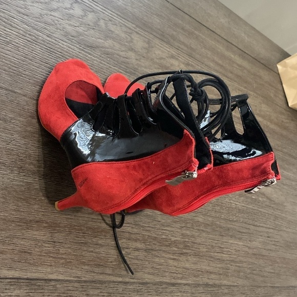 NWT BURJU Ryann Lace Up Open Toe Strappy Ankle Boots | red/black 10.5 - Picture 7 of 12